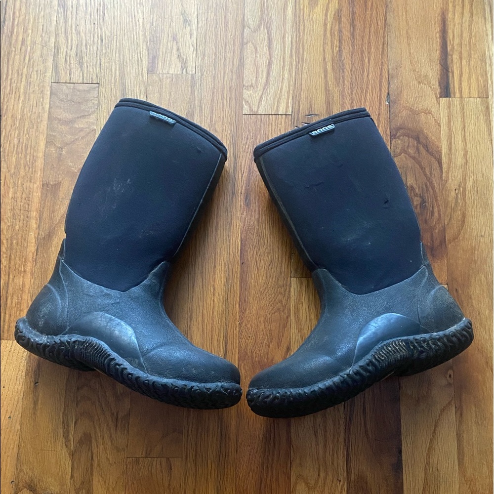 BOGS Kids snow boots size 2